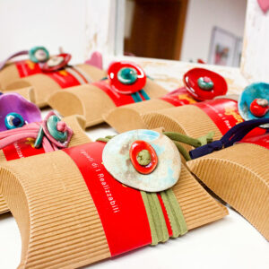bracciali in ceramica e stoffa