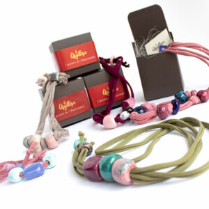 collane in ceramica e stoffa